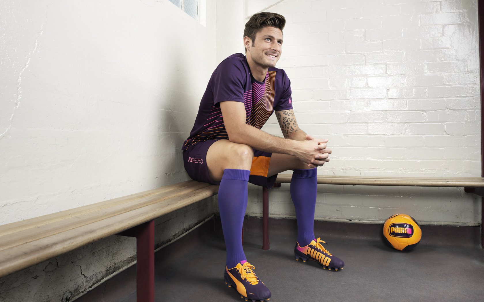 终极“绝杀”：“足球神兵”在欧冠的巅峰演出，足球神剧视频